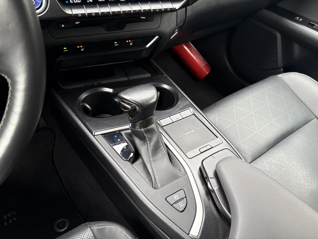 Hoofdafbeelding Lexus UX