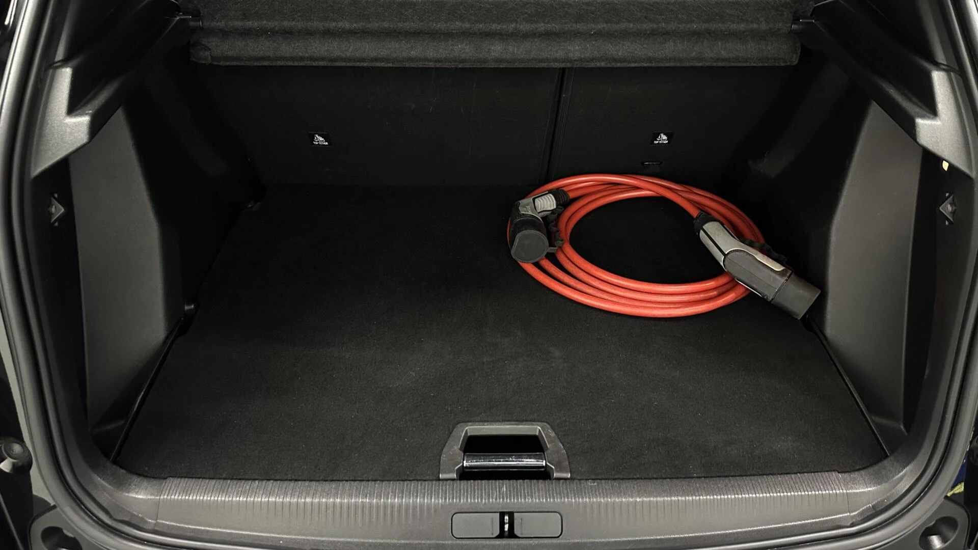 Hoofdafbeelding Peugeot e-2008