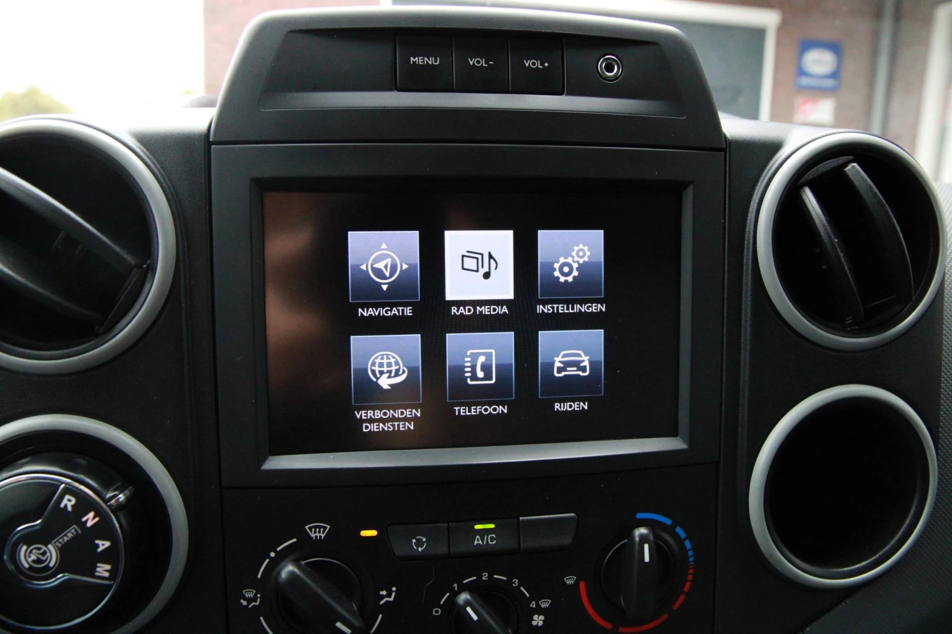 Hoofdafbeelding Peugeot Partner