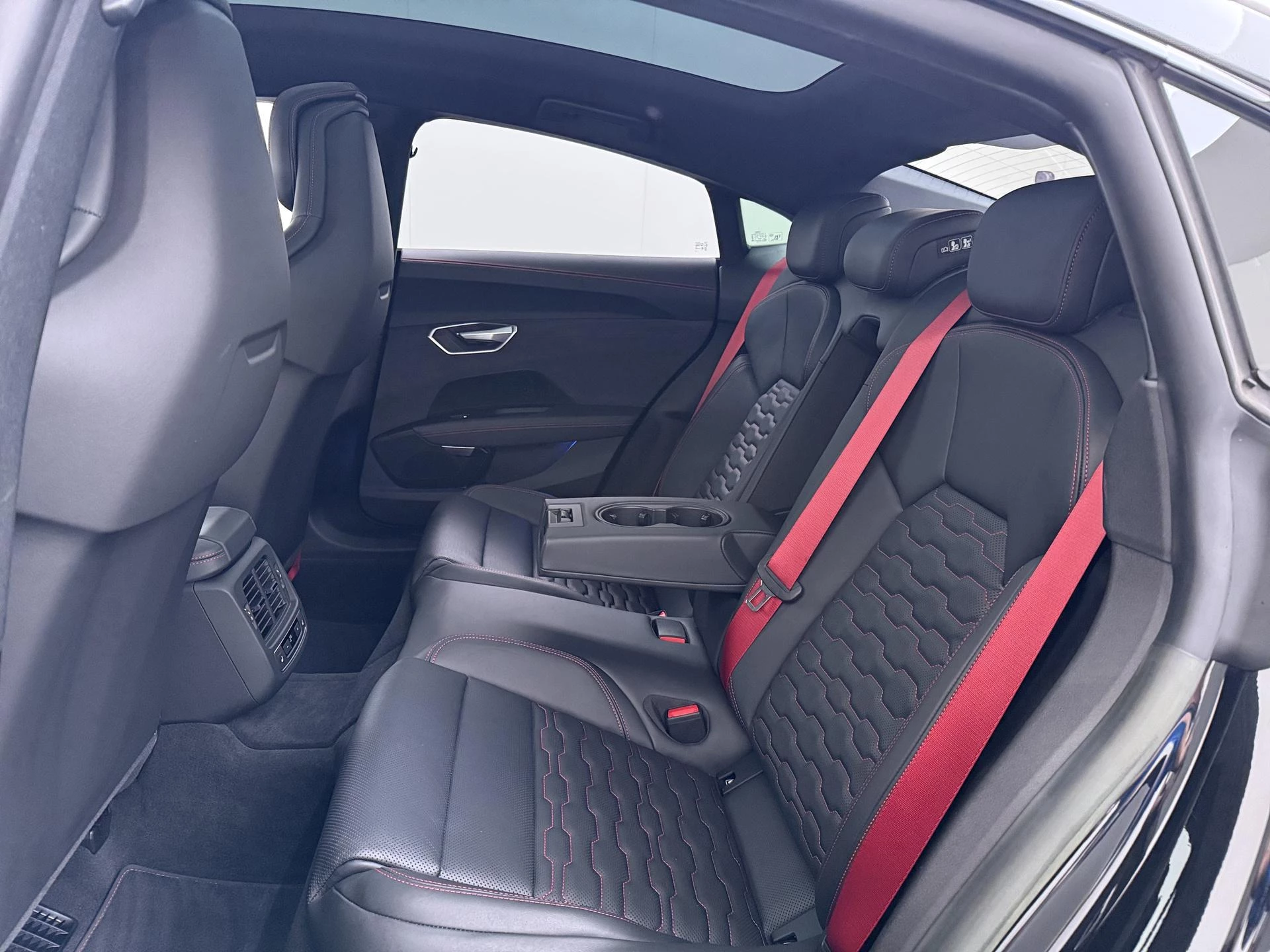 Hoofdafbeelding Audi e-tron GT