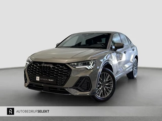 Audi Q3 Sportback 45 TFSI e S-line | Carplay | Camera | Chronosgrau | Matrix | Elektr. stoelen | Dodehoek | 1e eigenaar