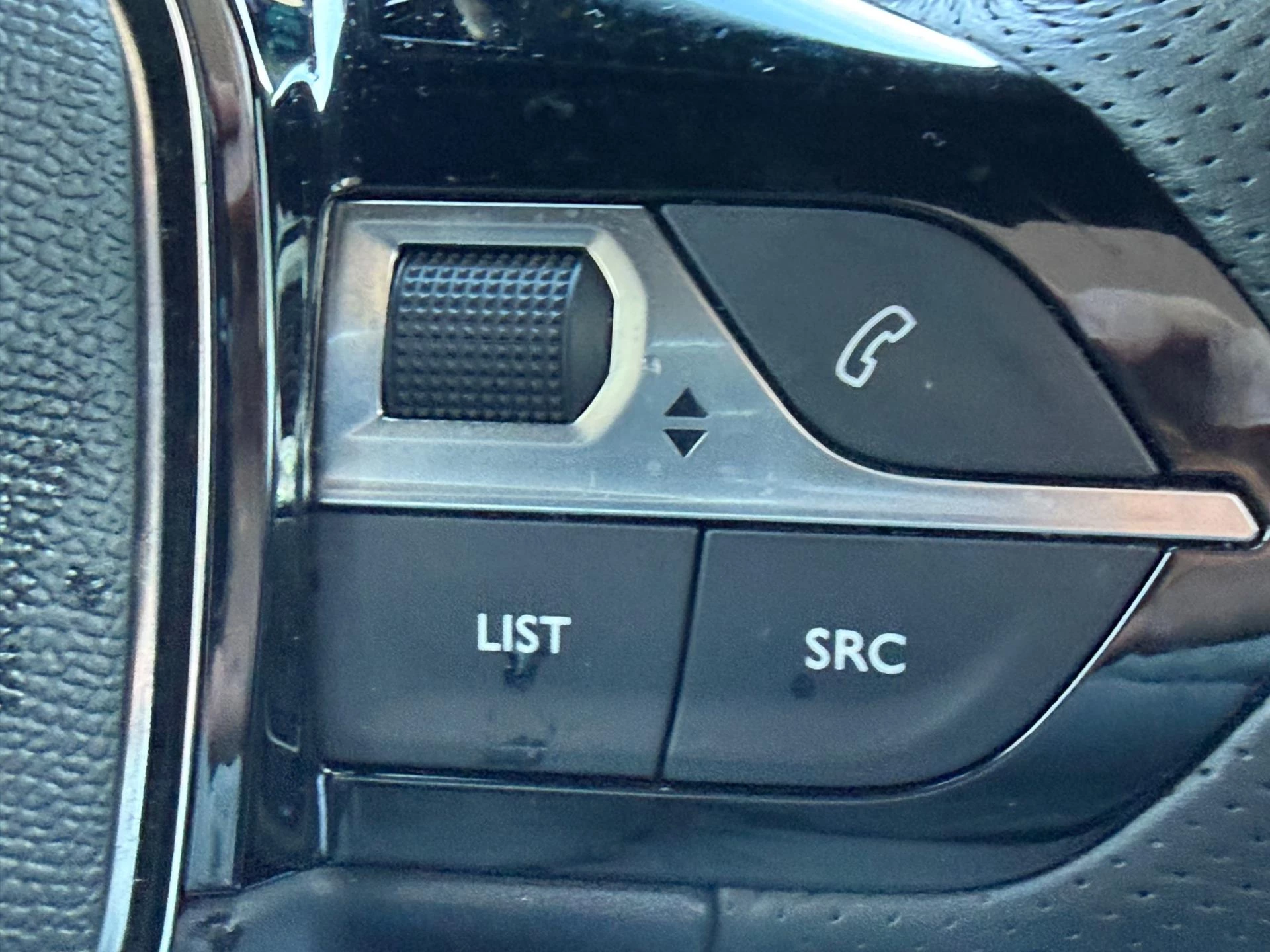 Hoofdafbeelding Peugeot e-2008