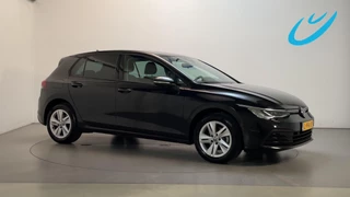 Volkswagen Golf 1.0 TSI 110pk Life Sfeerverlichting Virtual Cockpit Navigatie Parkeersensoren