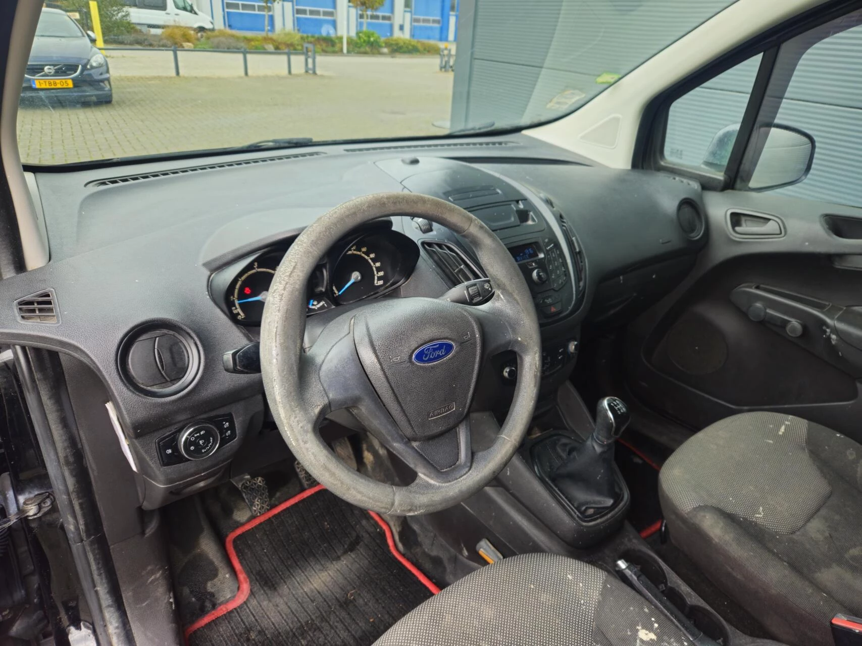 Hoofdafbeelding Ford Transit Courier