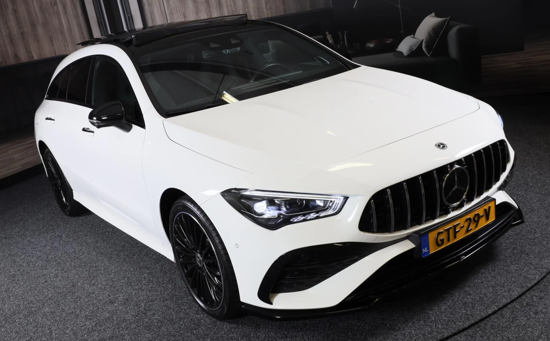 Hoofdafbeelding Mercedes-Benz CLA