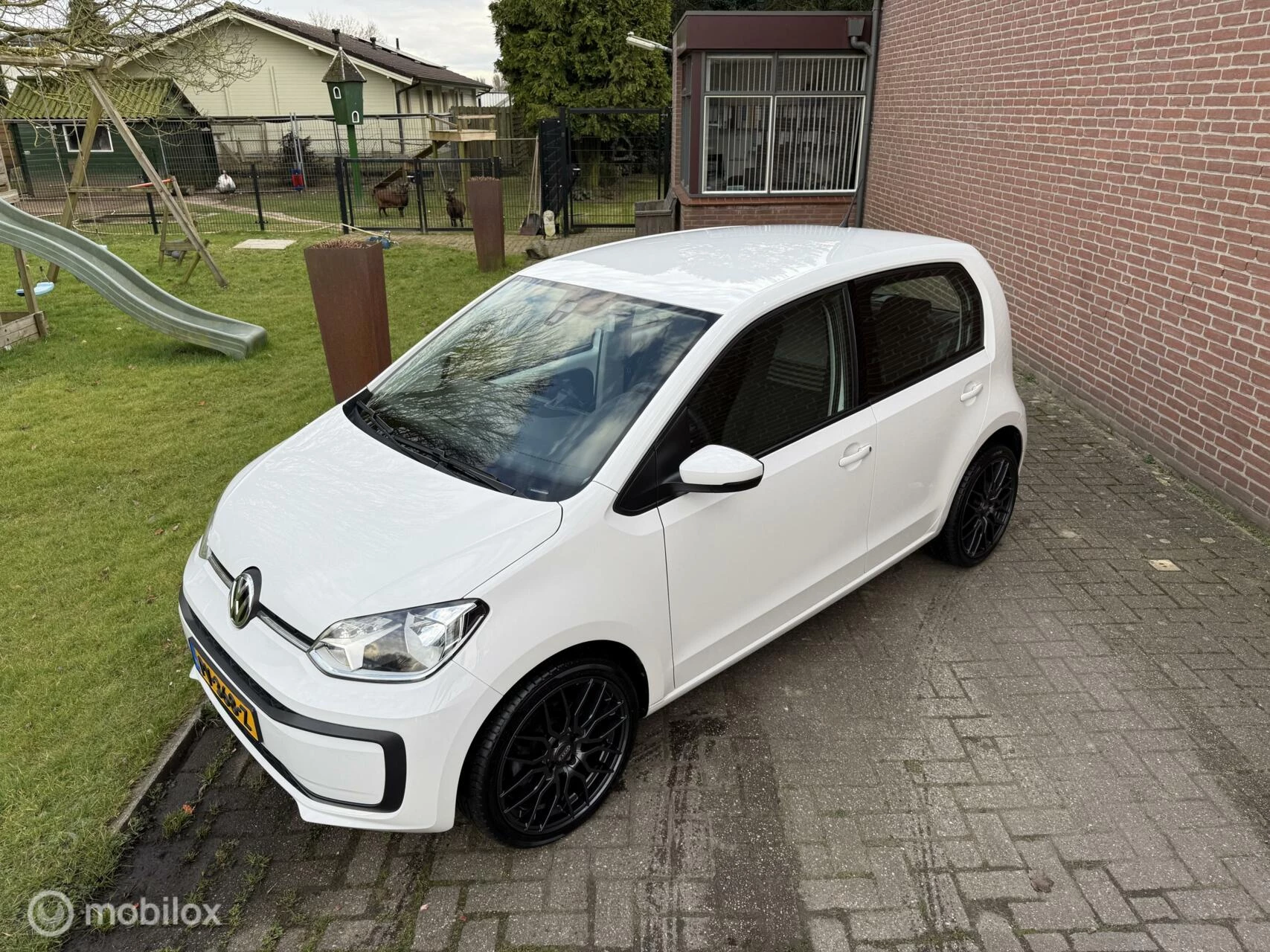 Hoofdafbeelding Volkswagen up!