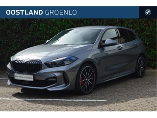 BMW 1 Serie 118i High Executive M Sport (incl. 3 jaar gratis onderhoud) / M Sportstoelen / Adaptieve LED / Comfort Access / Live Cockpit Professional / Parking Assistant / Stoelverwarming