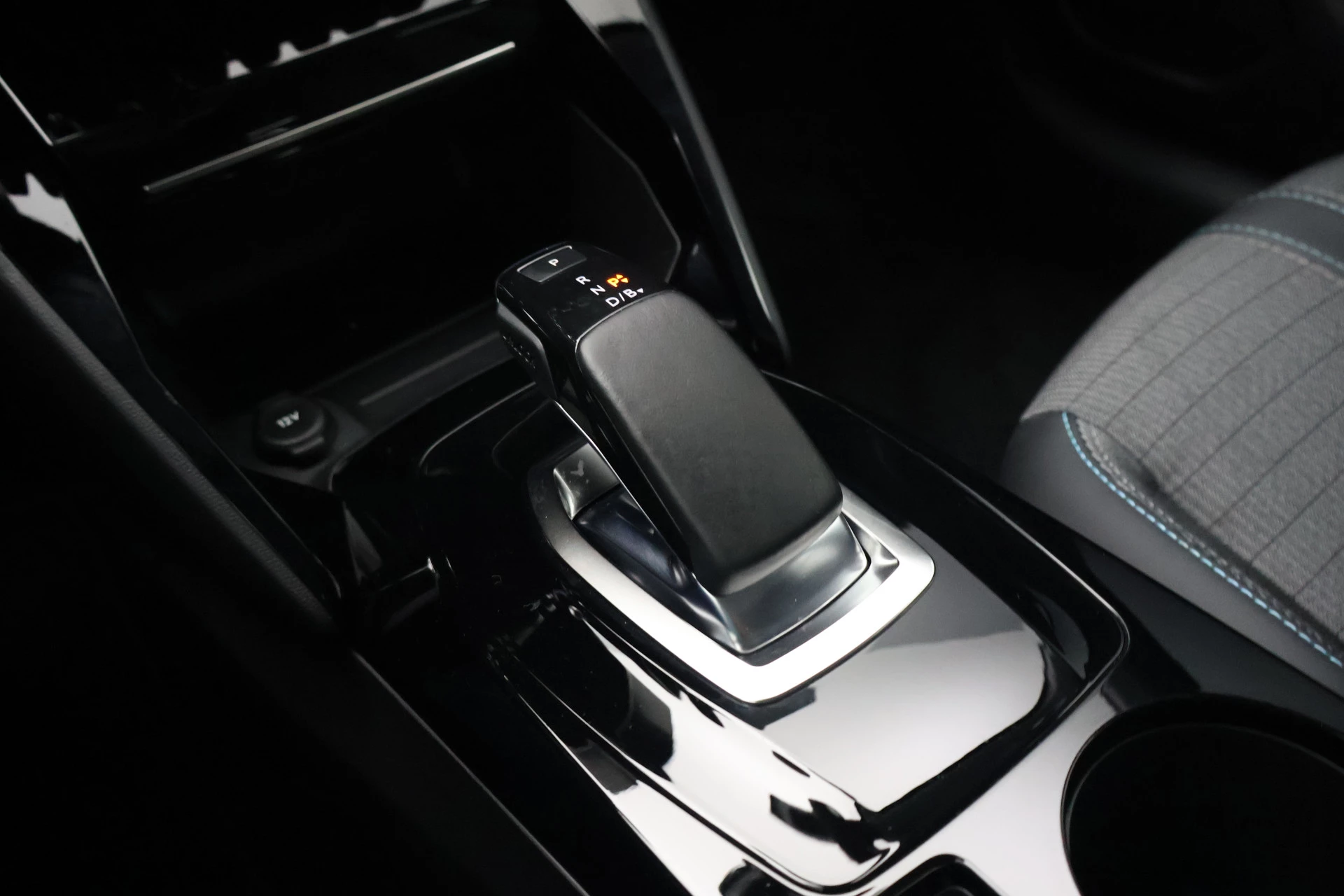 Hoofdafbeelding Peugeot e-208