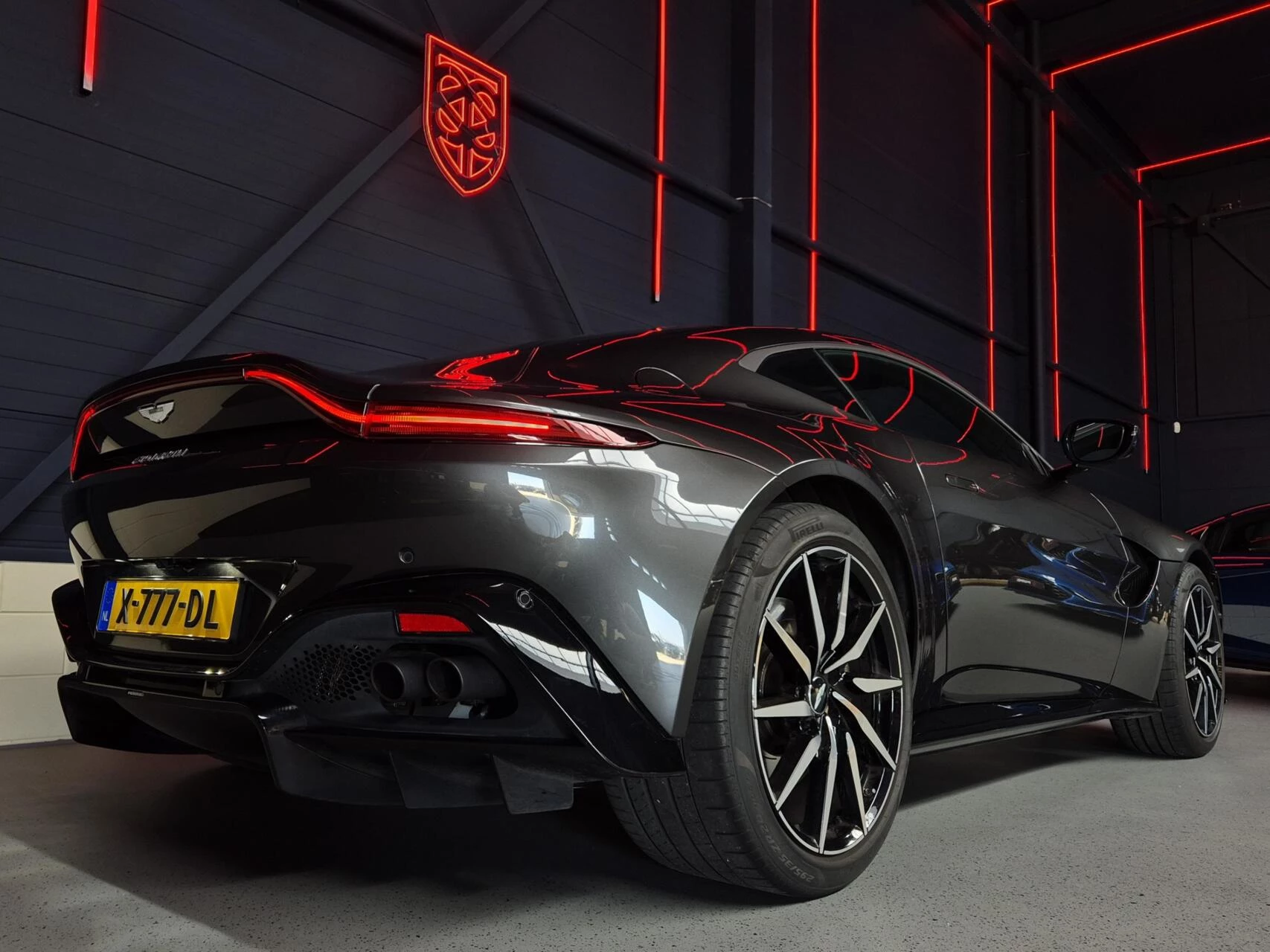 Hoofdafbeelding Aston Martin V8 Vantage