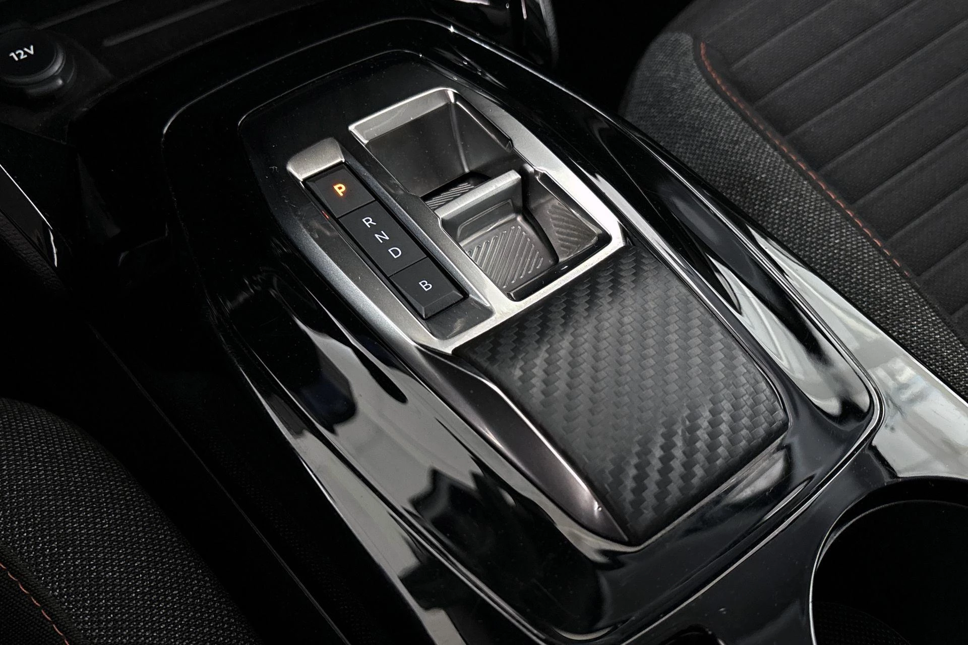 Hoofdafbeelding Peugeot e-208