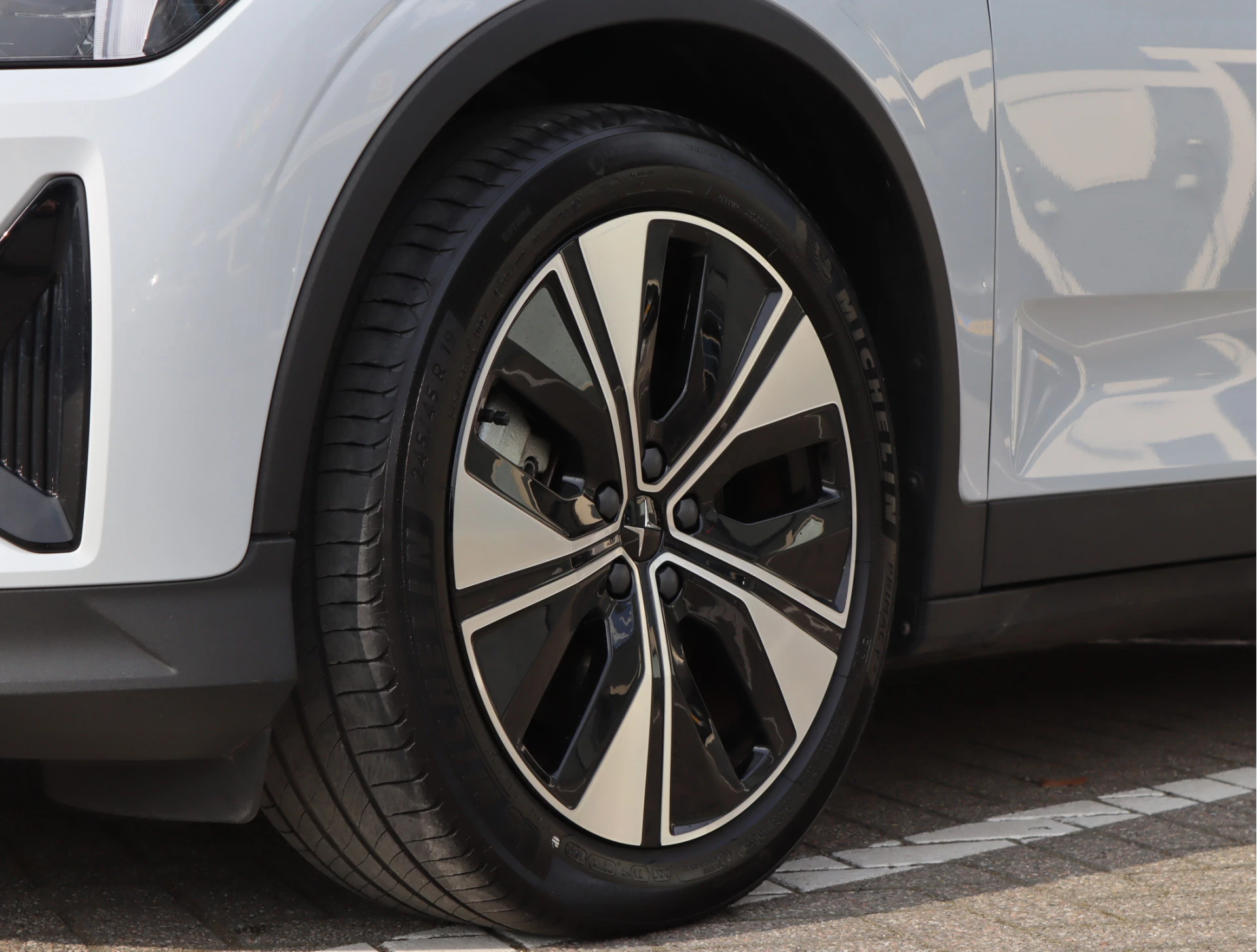 Hoofdafbeelding Polestar 2