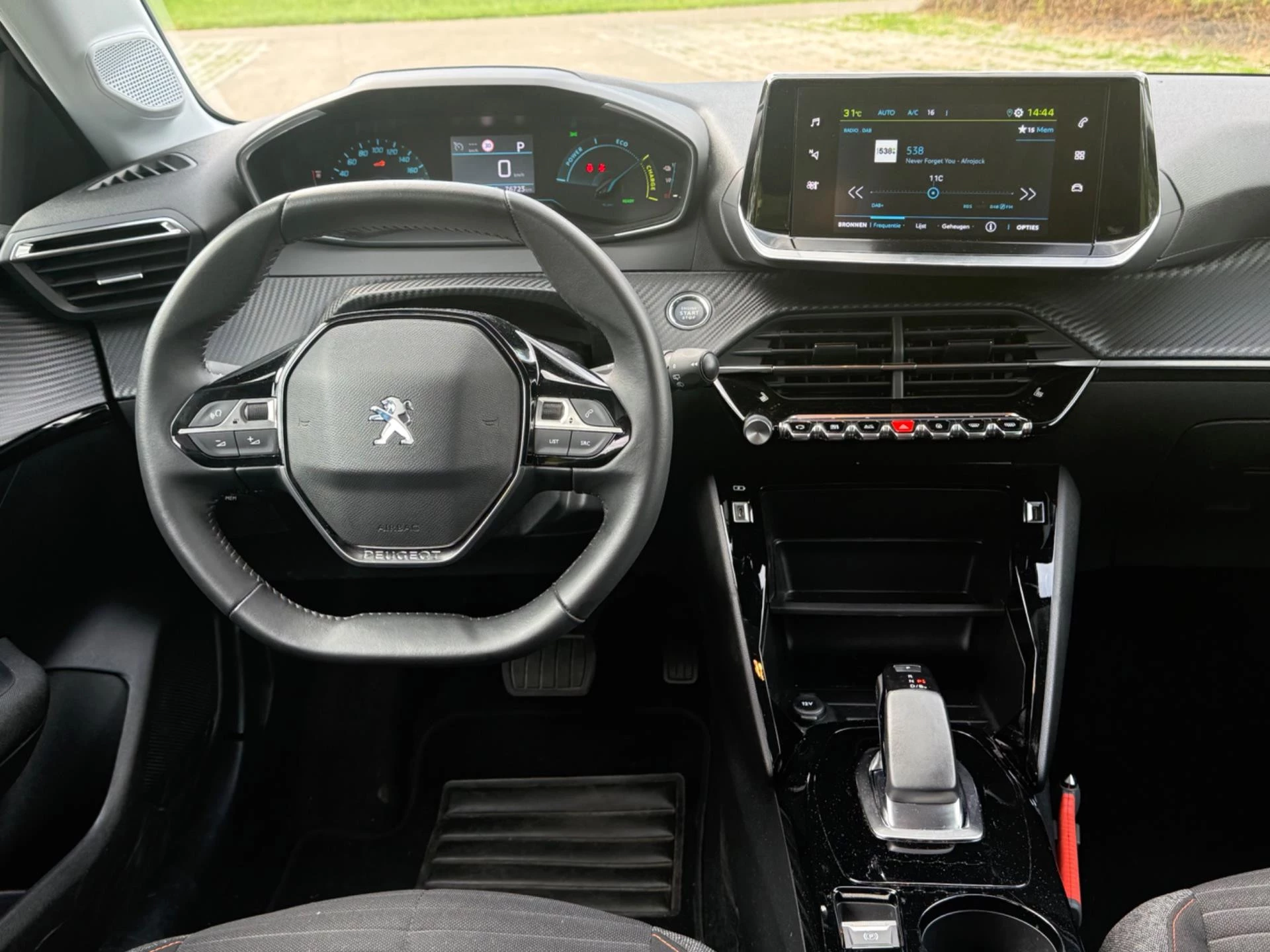 Hoofdafbeelding Peugeot e-208