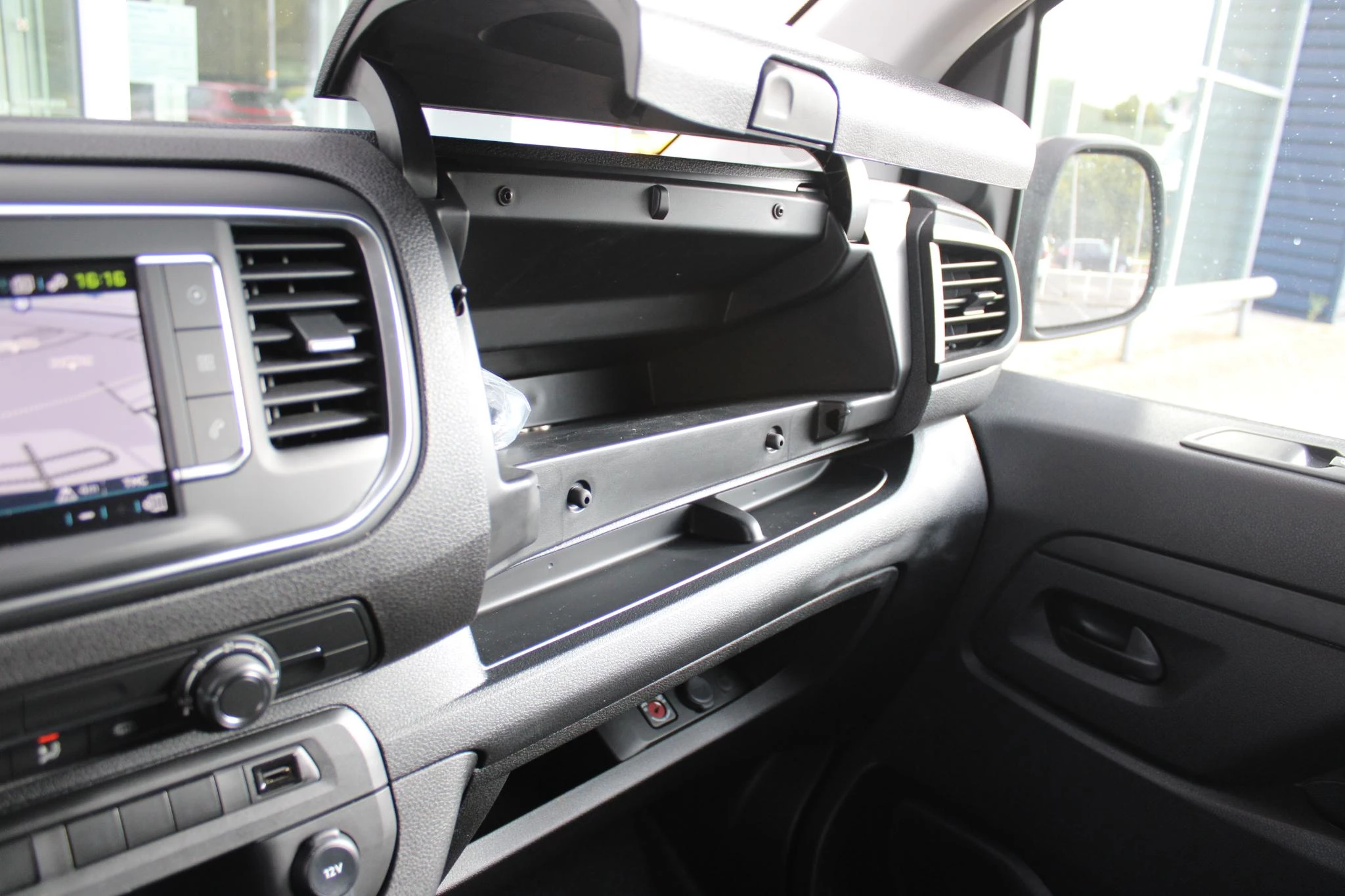 Hoofdafbeelding Peugeot e-Expert