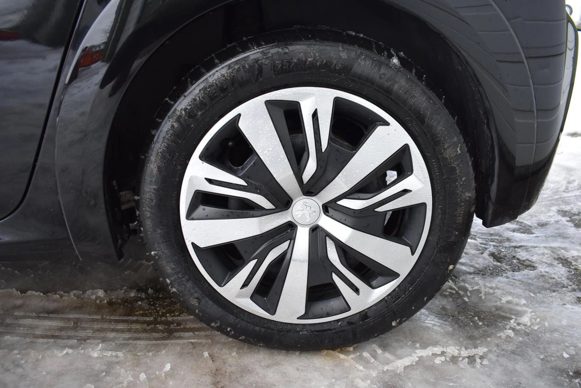 Hoofdafbeelding Peugeot e-208