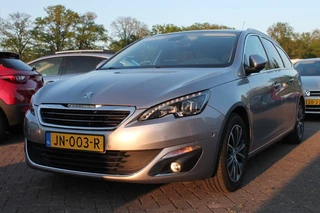 Peugeot 308 1.2 PURETECH ALLURE Panorama Dak / Trekhaak