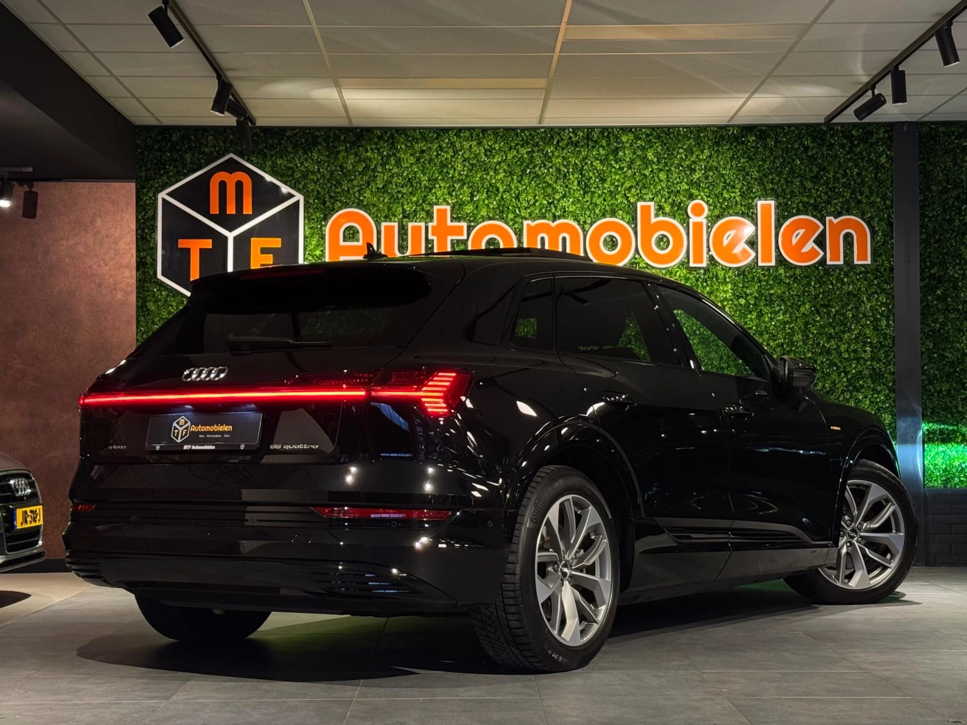 Hoofdafbeelding Audi e-tron