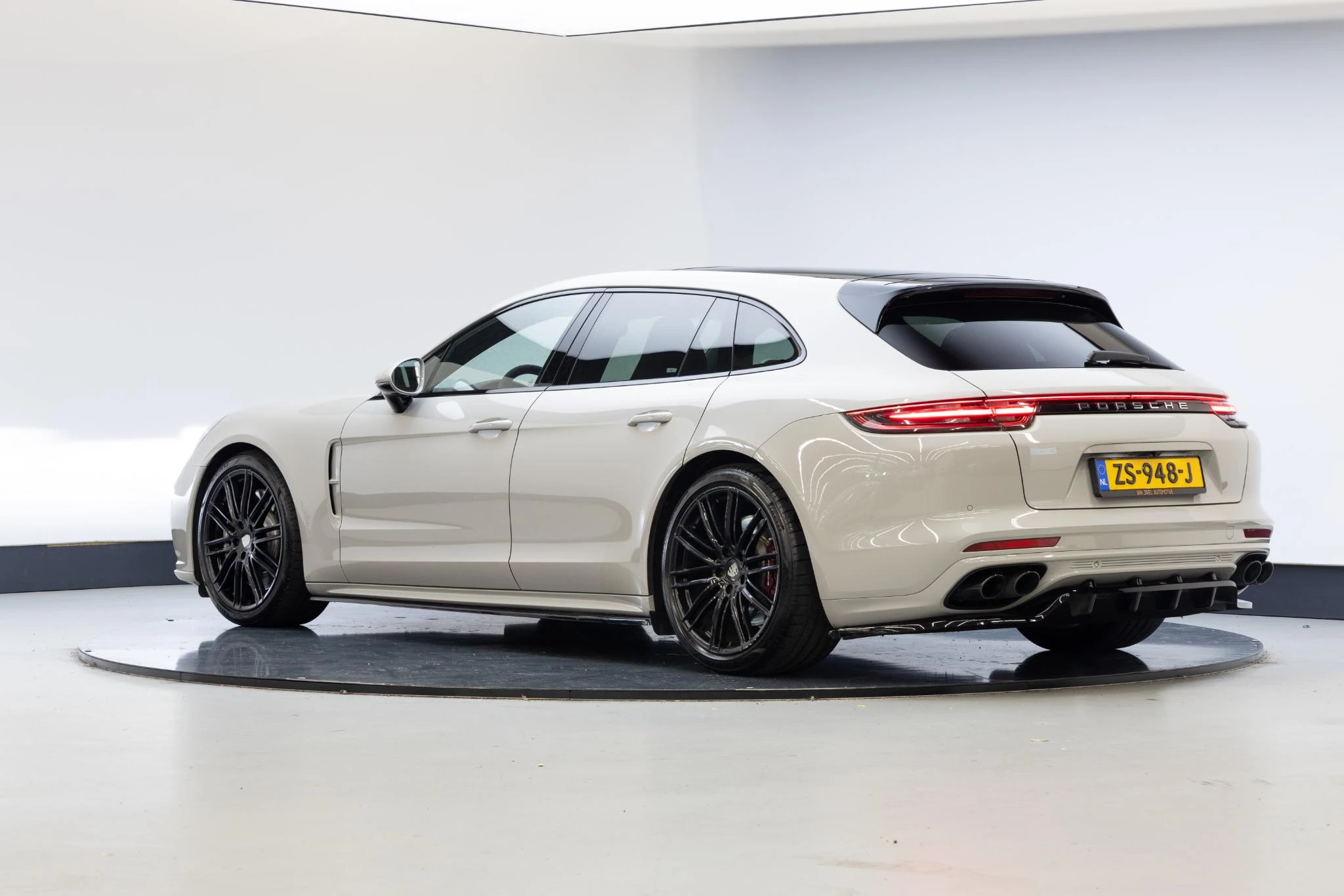 Hoofdafbeelding Porsche Panamera