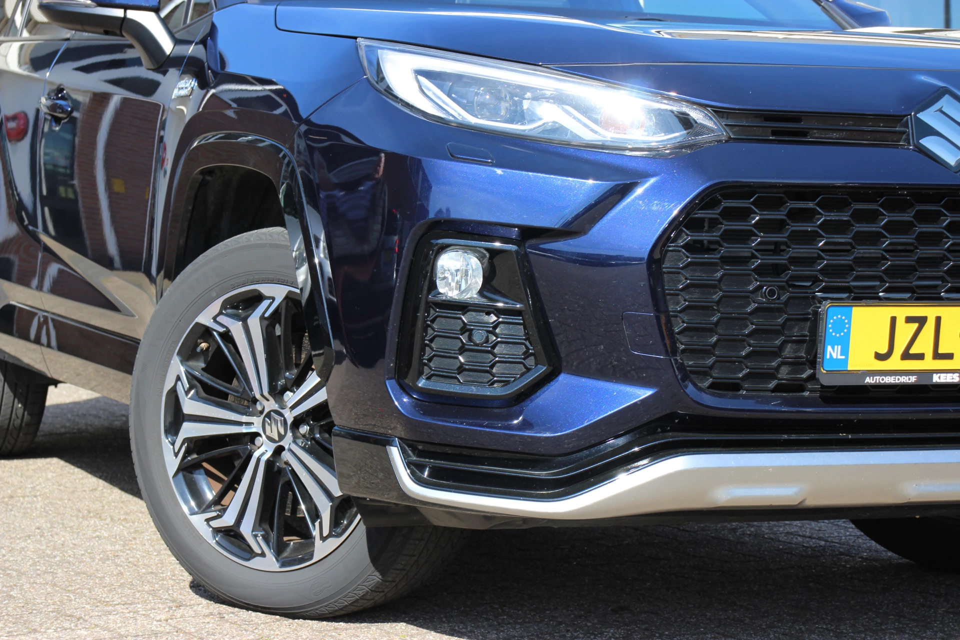 Hoofdafbeelding Suzuki Across