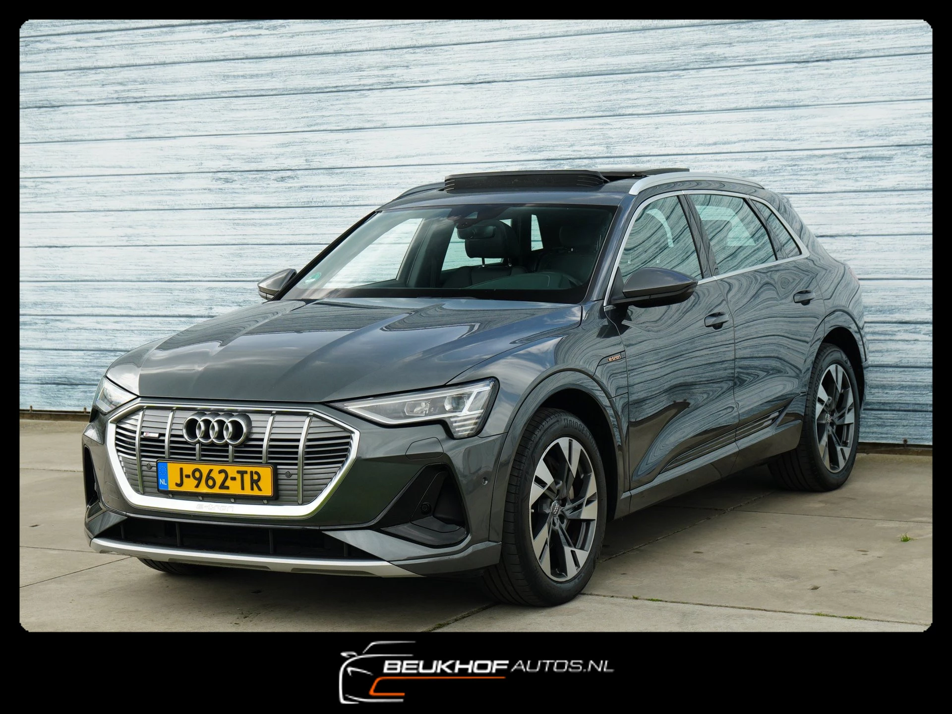 Hoofdafbeelding Audi e-tron