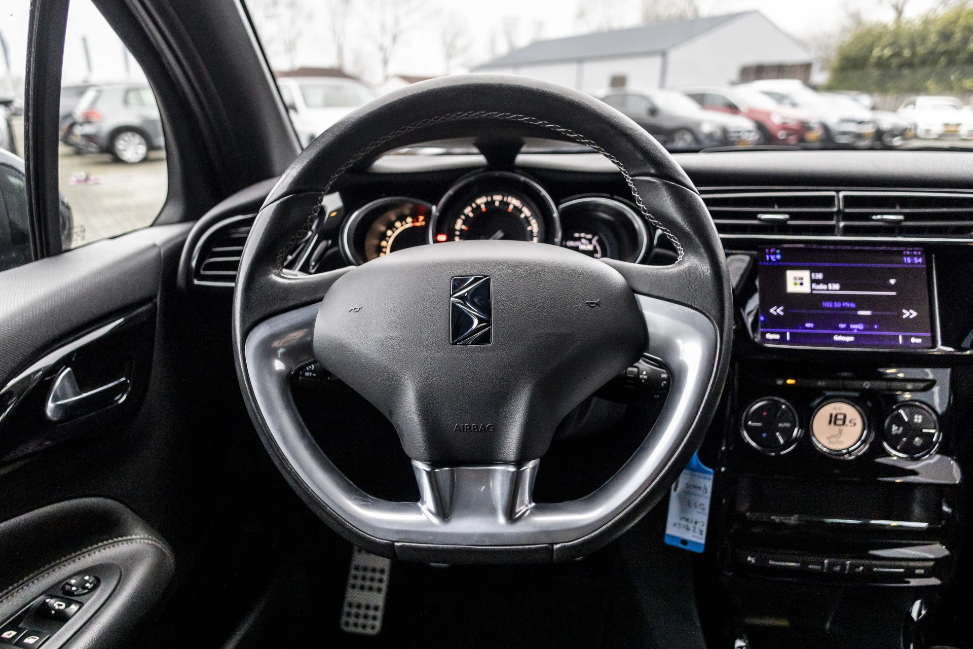 Hoofdafbeelding DS DS 3