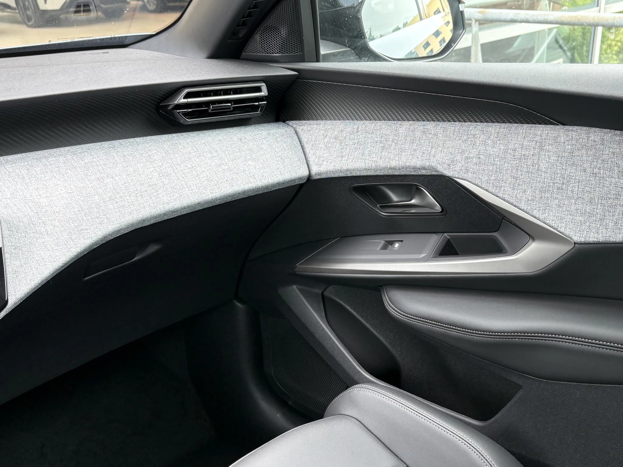 Hoofdafbeelding Peugeot e-5008