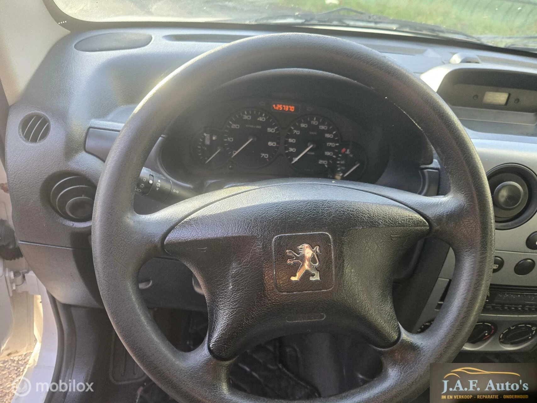 Hoofdafbeelding Peugeot Partner