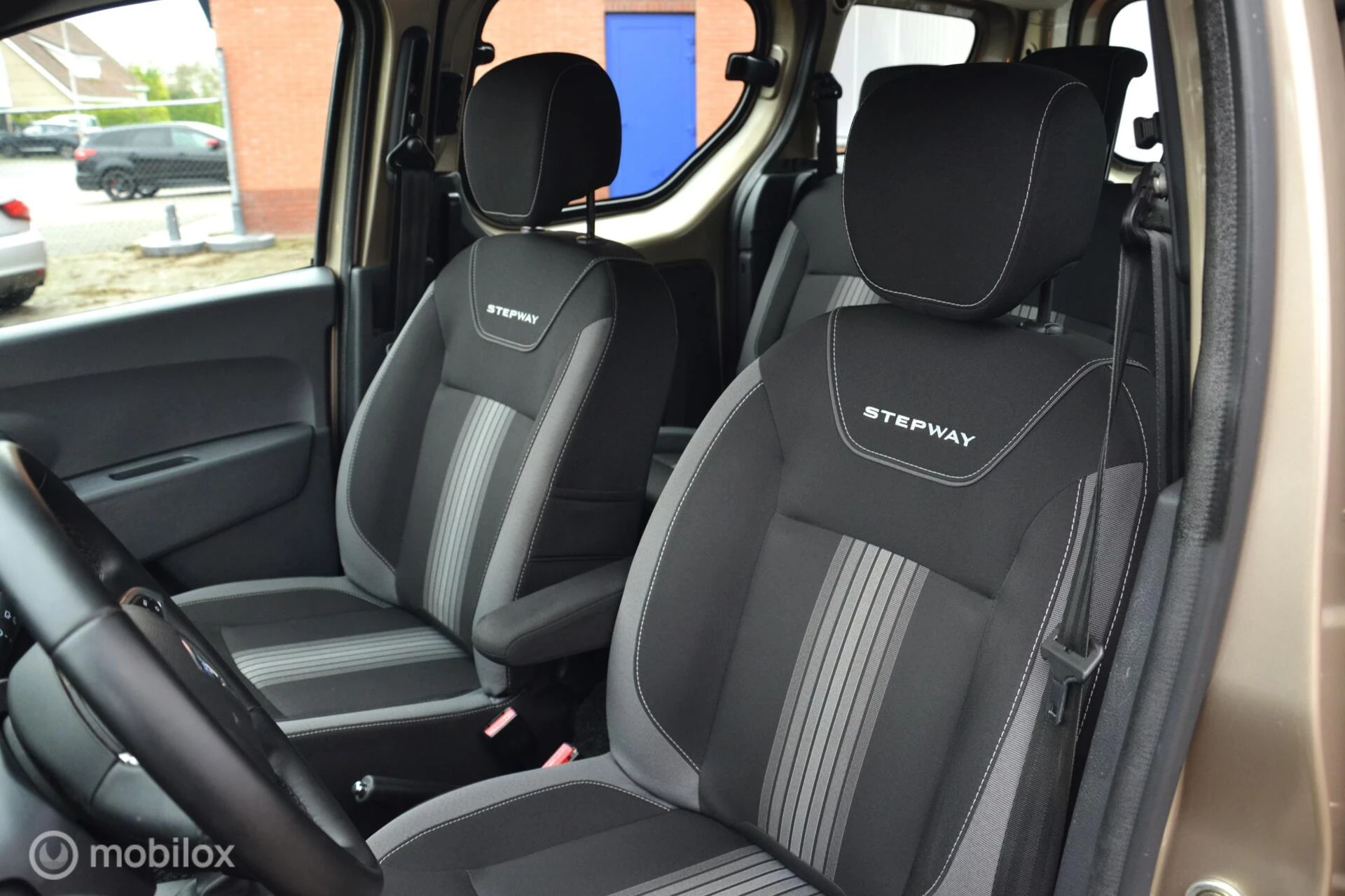 Hoofdafbeelding Dacia Dokker