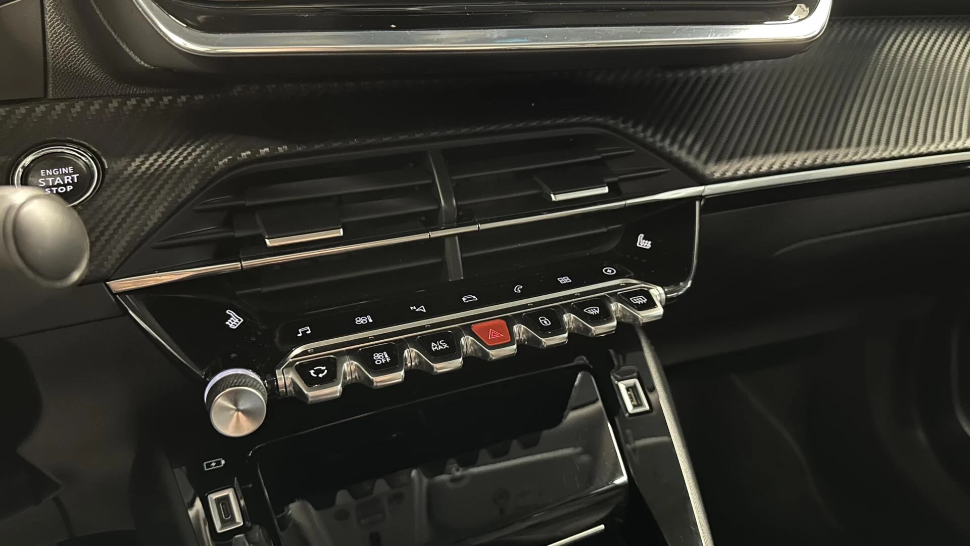 Hoofdafbeelding Peugeot e-2008