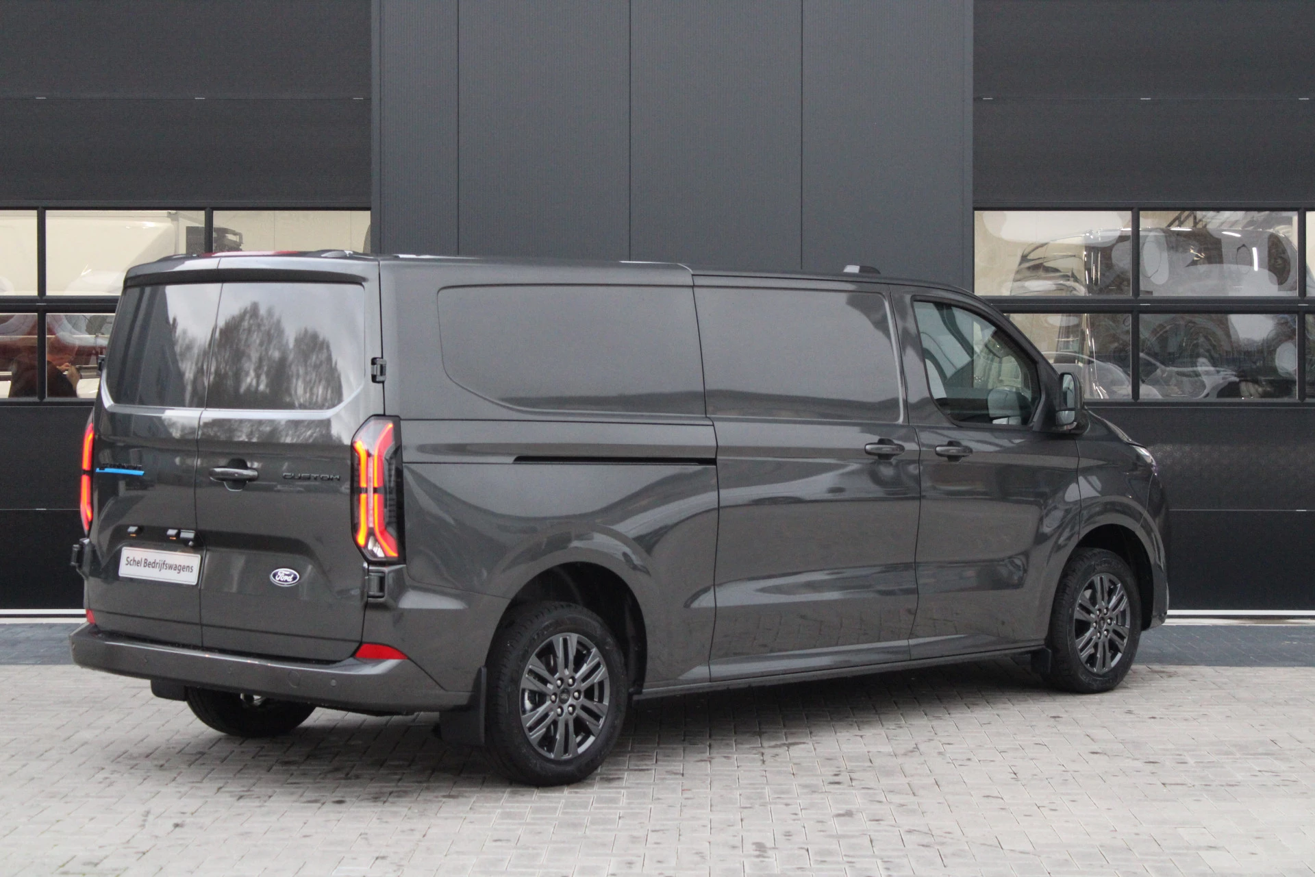 Hoofdafbeelding Ford E-Transit Custom