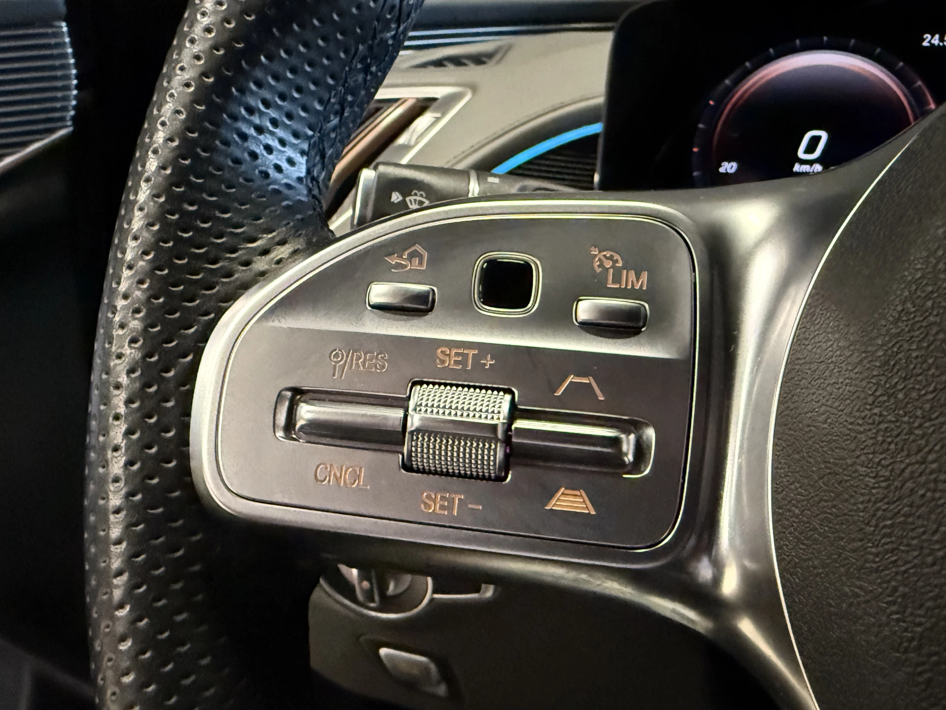 Hoofdafbeelding Mercedes-Benz EQC