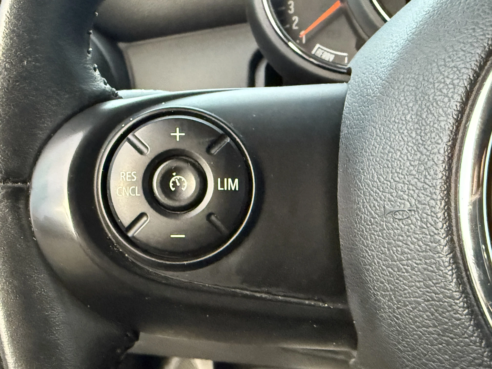 Hoofdafbeelding MINI One