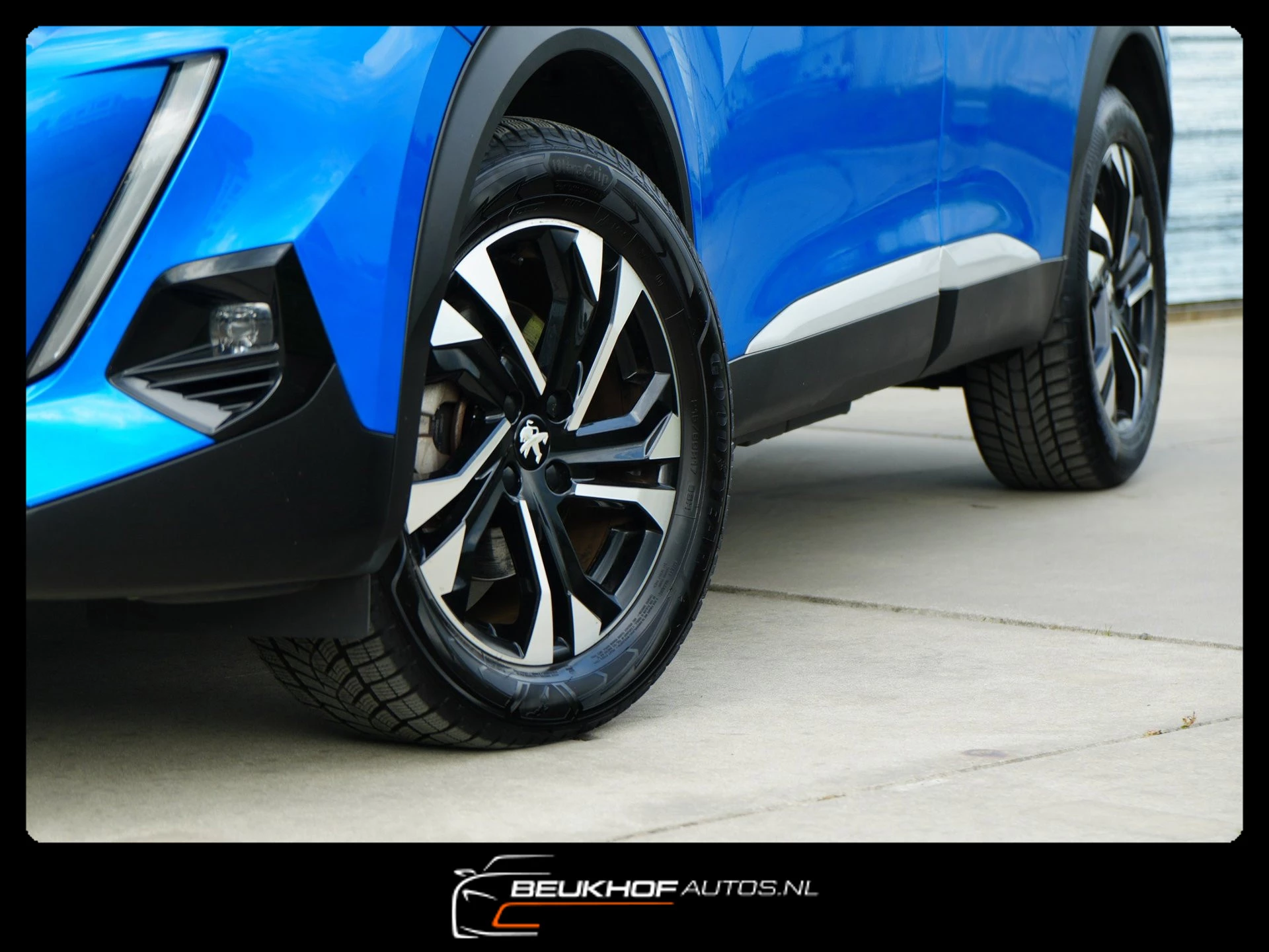 Hoofdafbeelding Peugeot e-2008