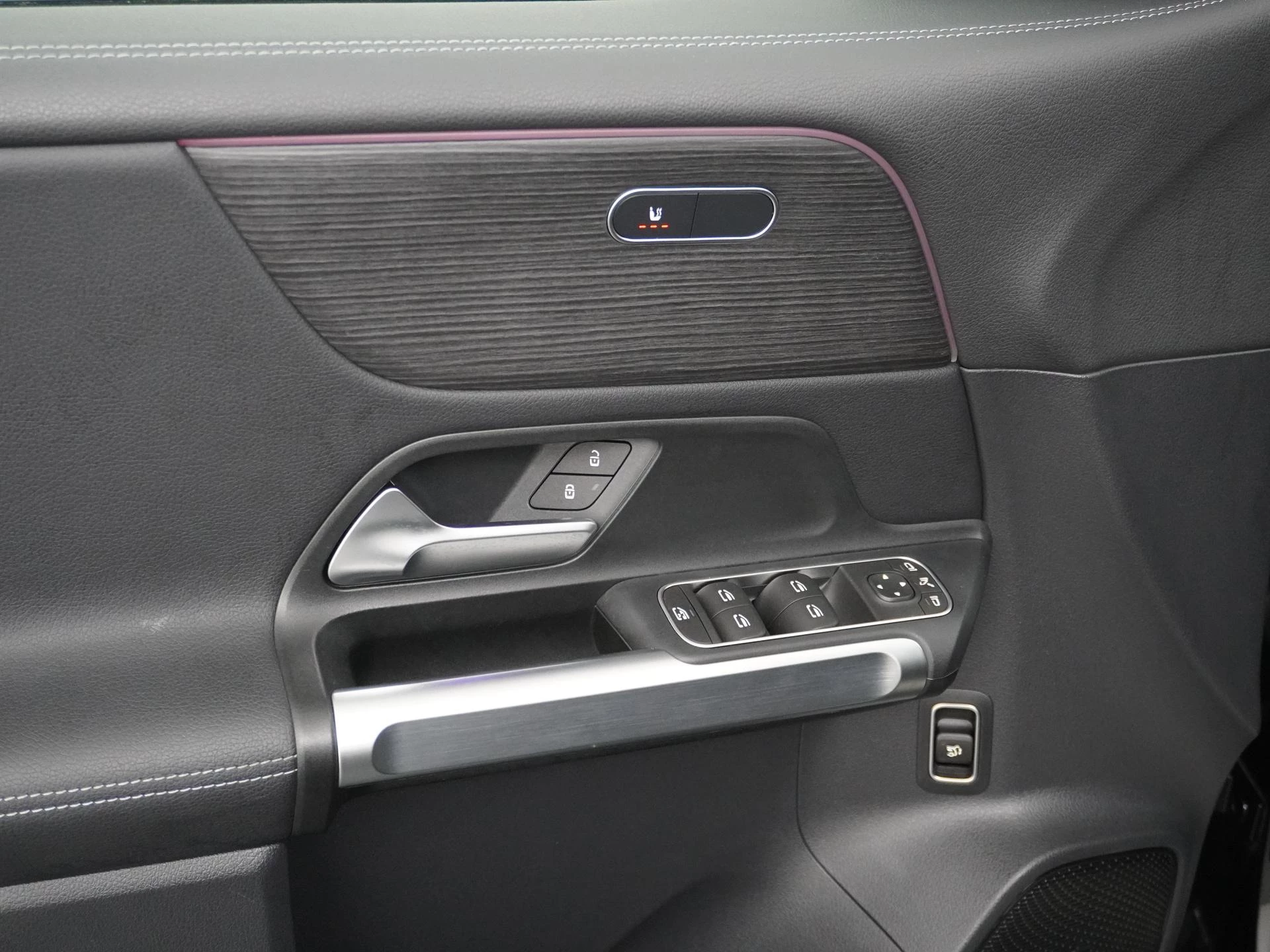 Hoofdafbeelding Mercedes-Benz EQB