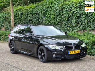 BMW 3-serie Touring 320i High Executive M Sport Panorama Apple CarPlay Trekhaak NAP APK Rijklaar