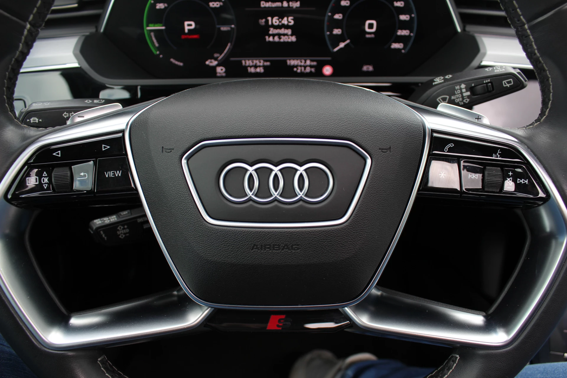 Hoofdafbeelding Audi e-tron