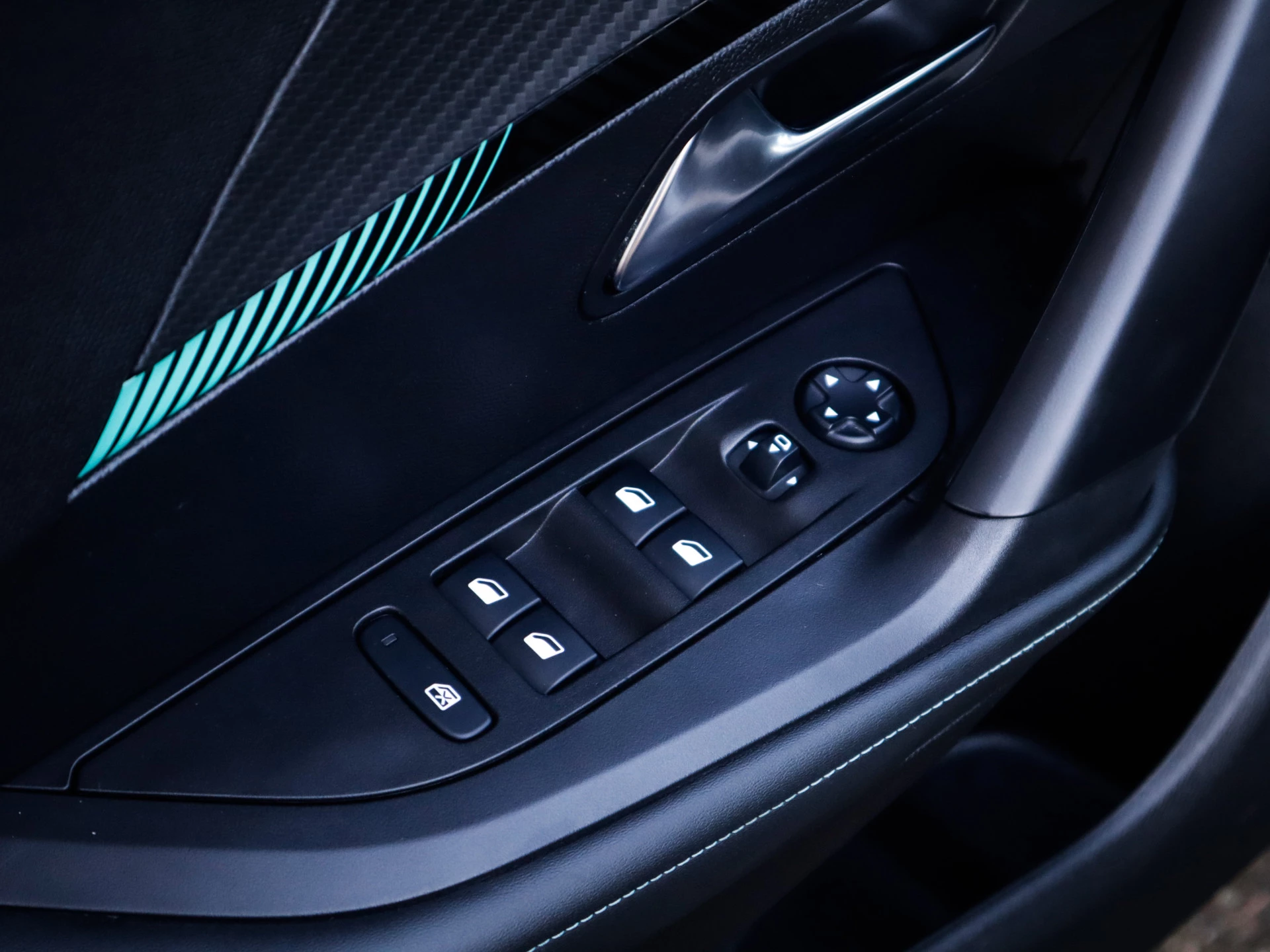 Hoofdafbeelding Peugeot e-2008