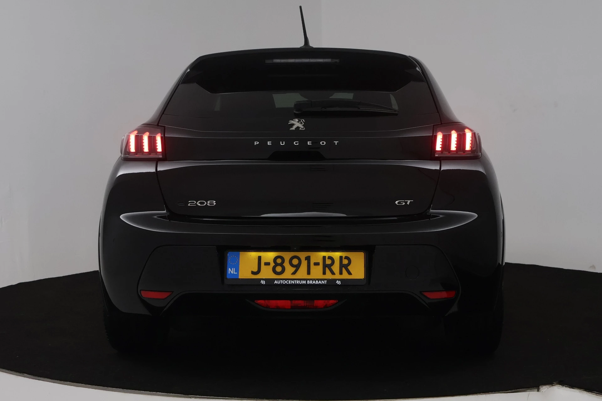 Hoofdafbeelding Peugeot e-208