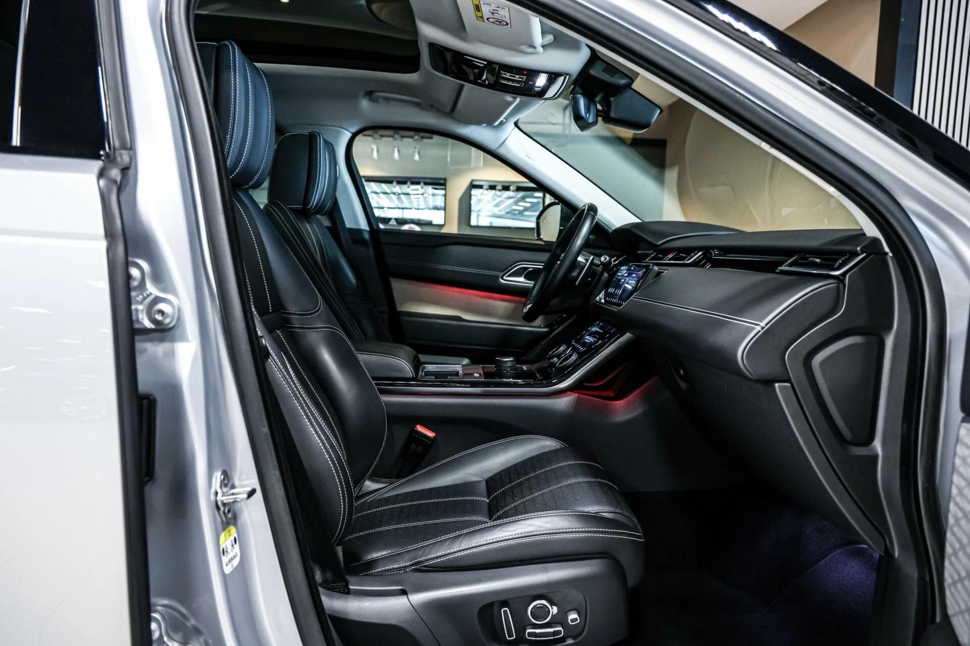 Hoofdafbeelding Land Rover Range Rover Velar