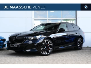 BMW 5 Serie Touring 530e M Sport Automaat / Panoramadak / Trekhaak / Bowers & Wilkins / Parking Assistant Plus / Adaptieve LED / Comfortstoelen / Stuurverwarming
