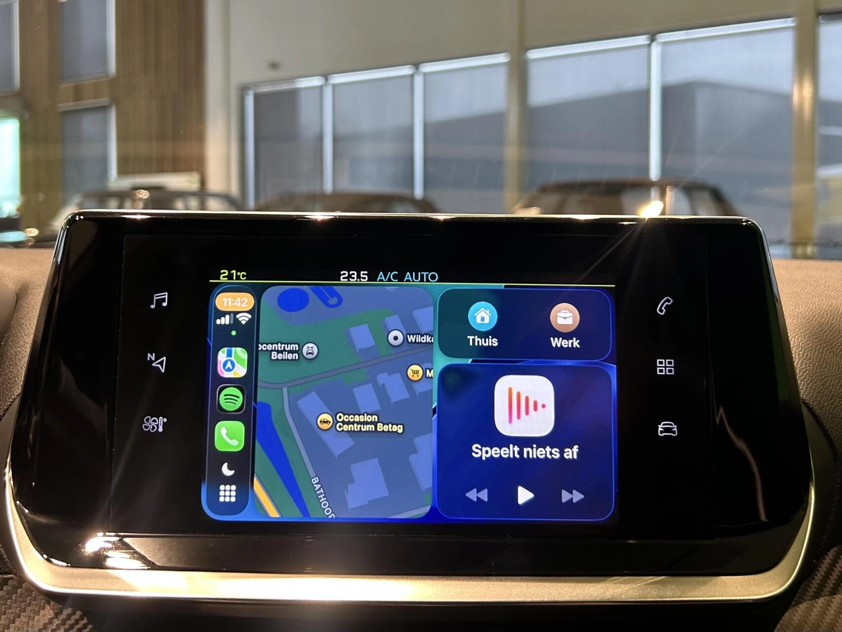 Hoofdafbeelding Peugeot e-2008