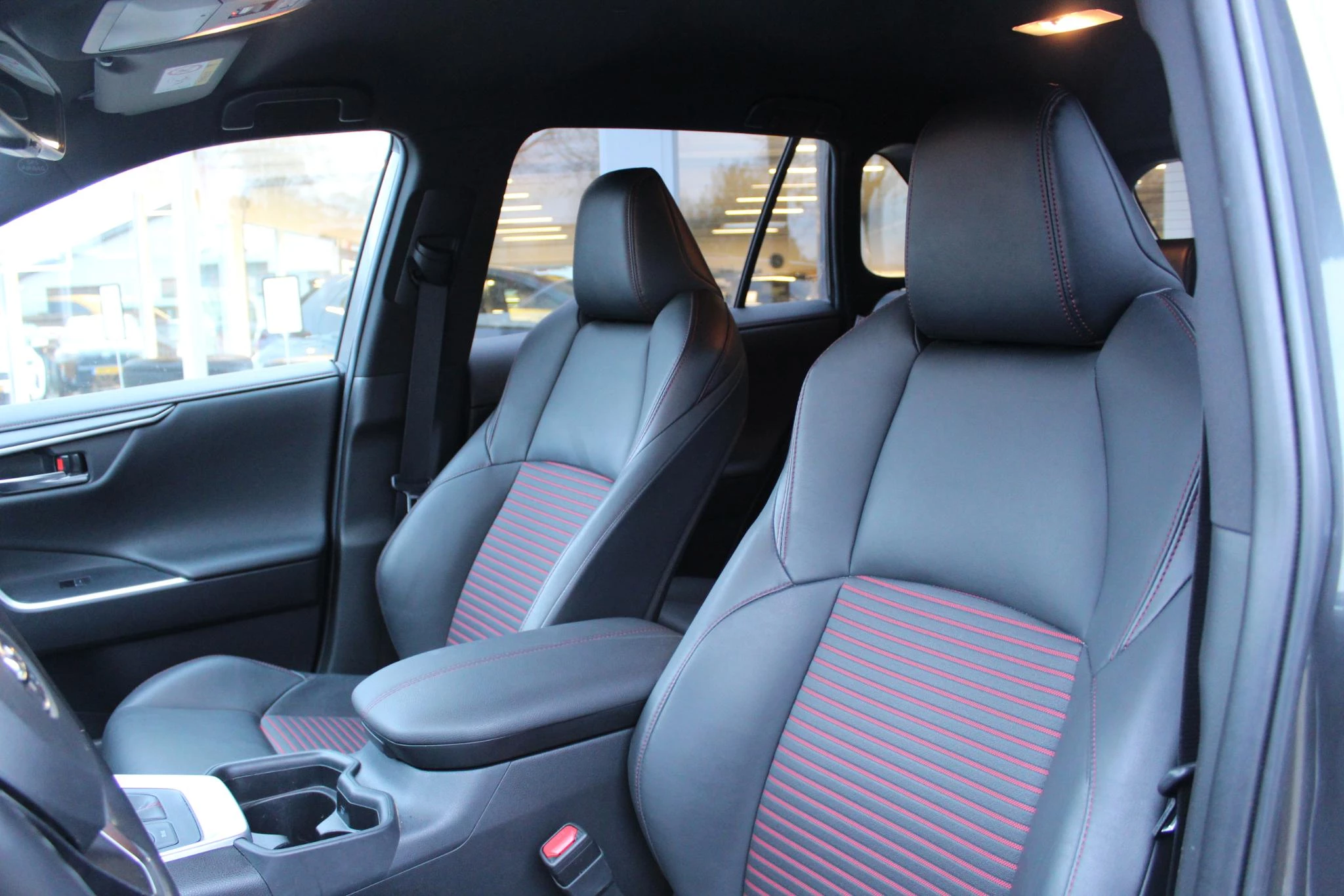 Hoofdafbeelding Toyota RAV4