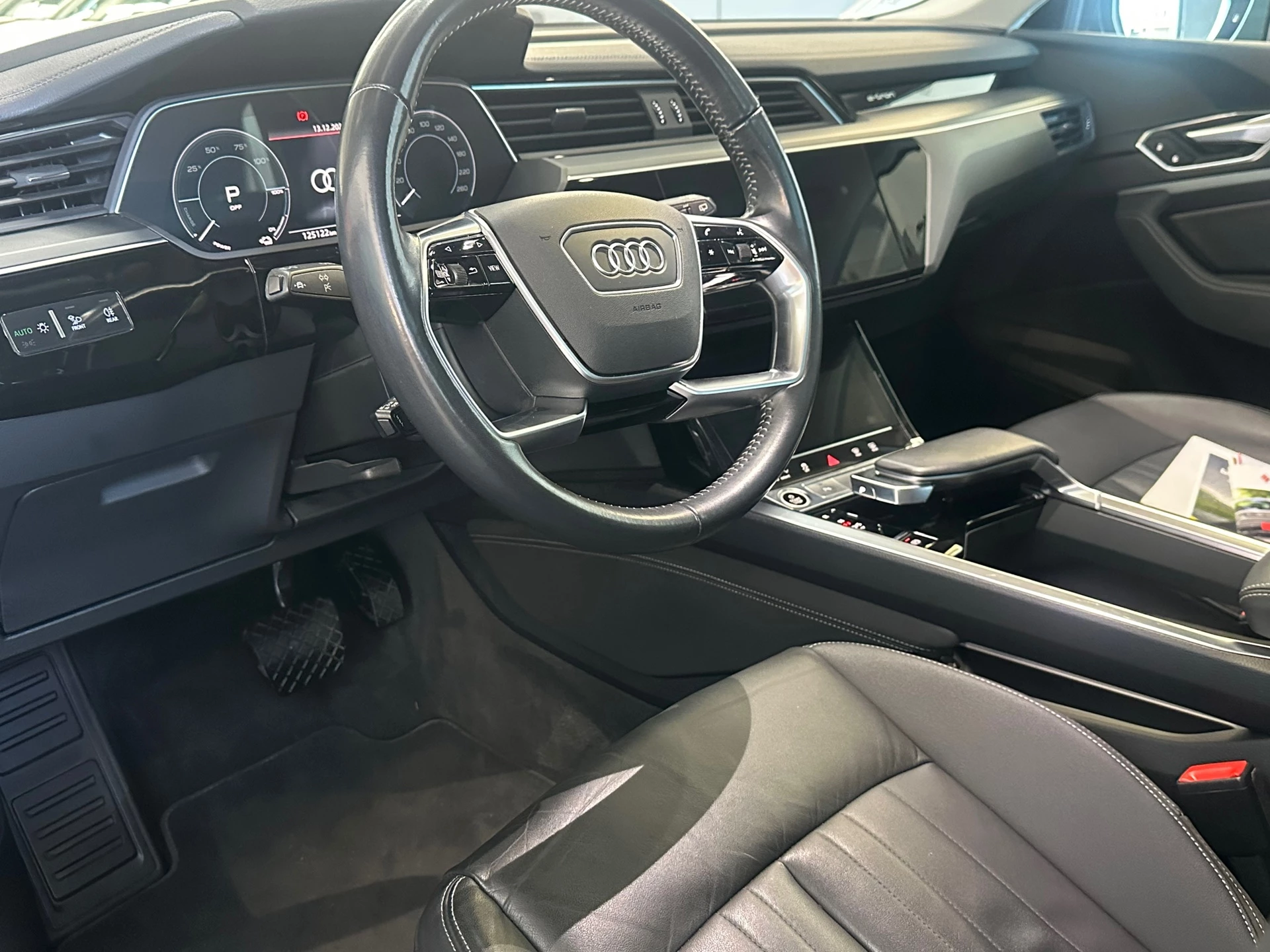 Hoofdafbeelding Audi e-tron