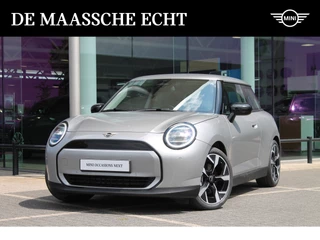 MINI 3-deurs Hatchback Cooper E Classic 40.7 kWh / LED / Head-Up / Parking Assistant / Comfort Access / Driving Assistant