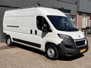 Peugeot Boxer 333 2.2 BlueHDi 140 L3H2 Airco Cruise controle Trekhaak 2500kg Imperial / Trap 1e eigenaar Euro 6 Dealer onderhouden Navigatie Dab 3 persoons