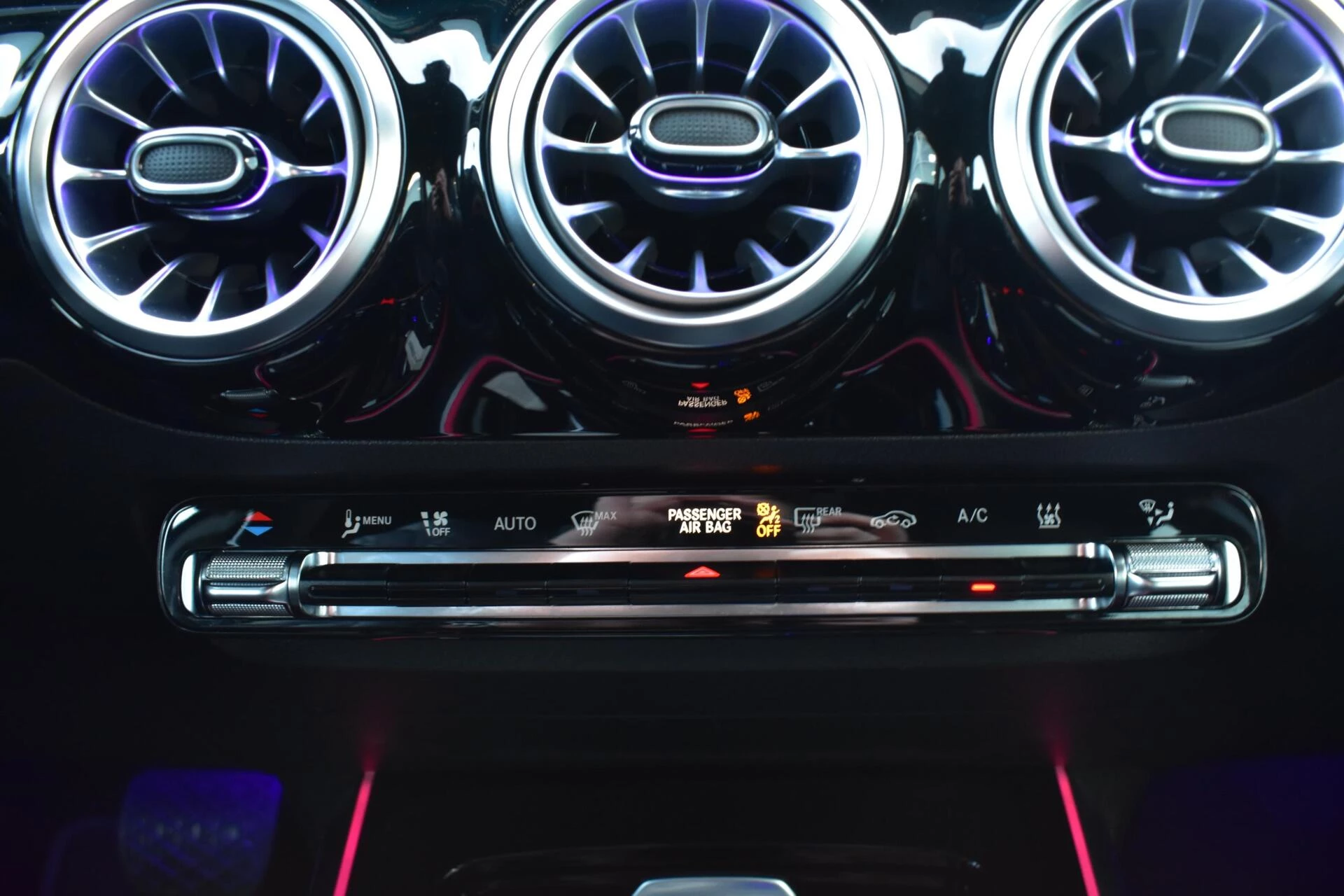 Hoofdafbeelding Mercedes-Benz EQA