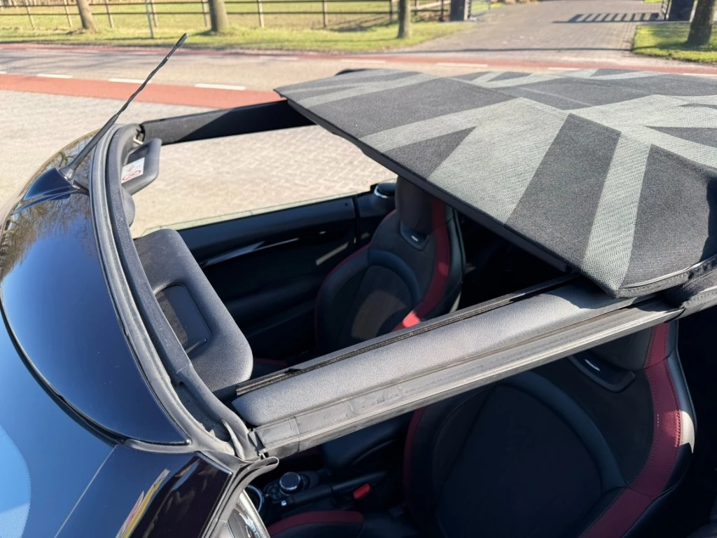 Hoofdafbeelding MINI Cabrio