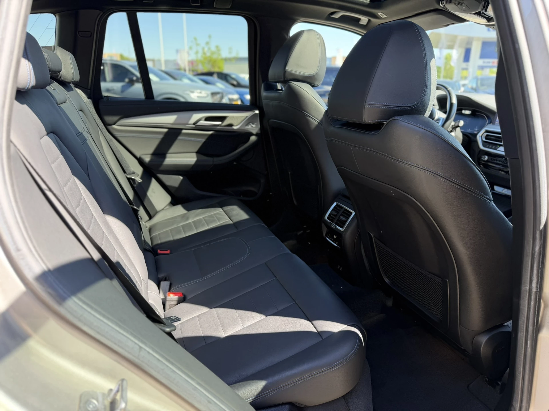 Hoofdafbeelding BMW iX3