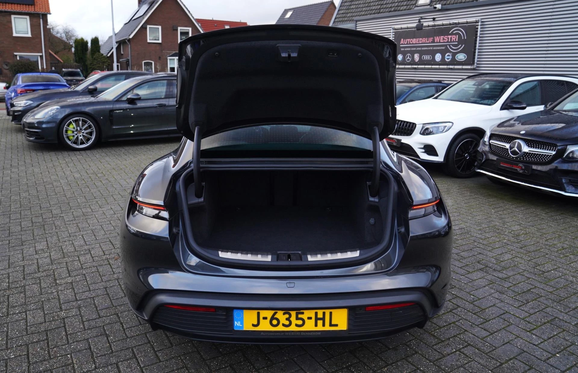 Hoofdafbeelding Porsche Taycan