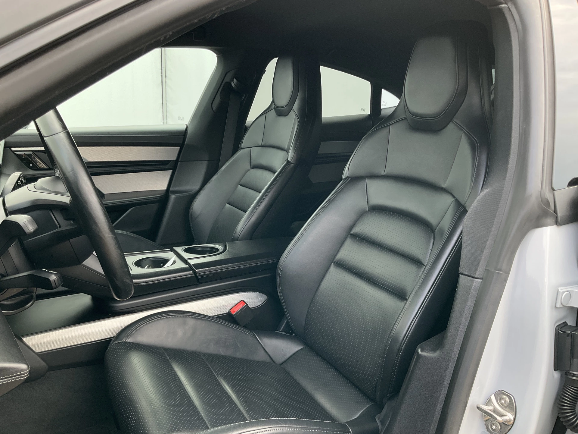 Hoofdafbeelding Porsche Taycan