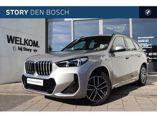 BMW X1 xDrive25e M Sport Automaat / Sportstoelen / Comfort Access / Achteruitrijcamera / M Adaptief onderstel / Adaptieve LED / Stoelverwarming
